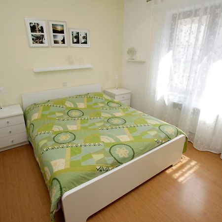 Apartments Besker Макарска Экстерьер фото